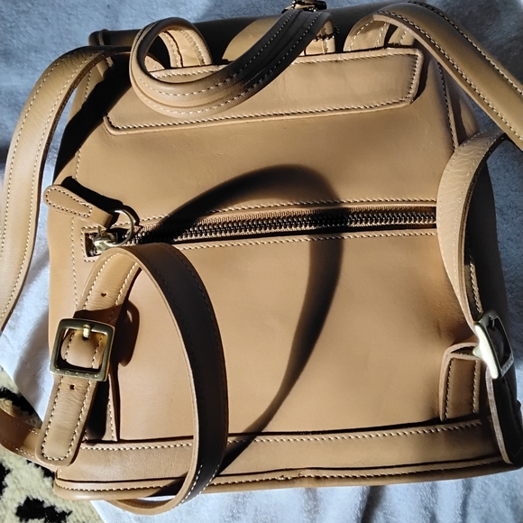 💗🩷 Coach Authentic Womans Backpack - Very Nice Leather in great condition❤️💕 - Picture 3 of 8